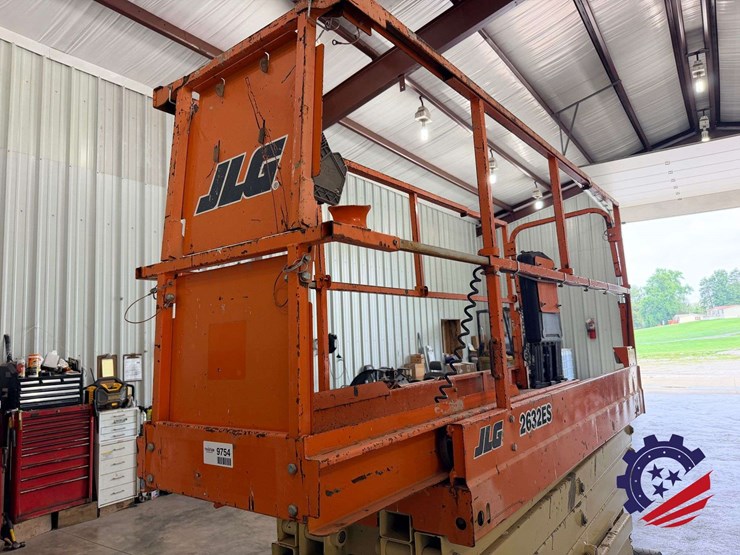 2017-jlg-2632es-image-45