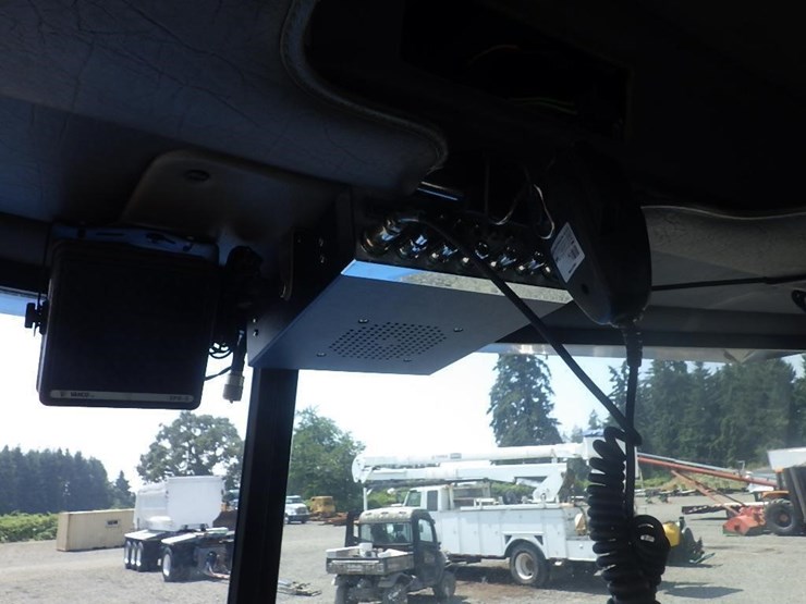 2004-peterbilt-378-image-39