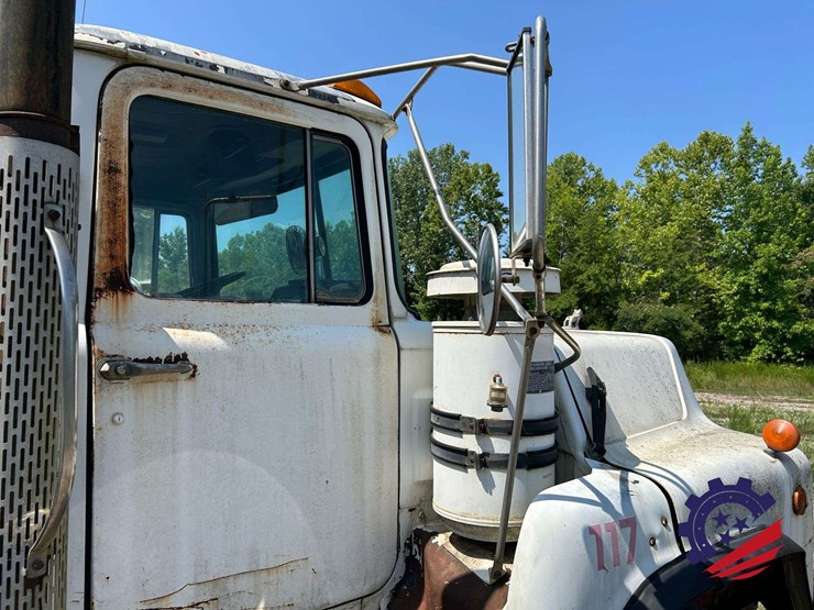 1997-mack-dm-concrete-mixer-truck-image-55
