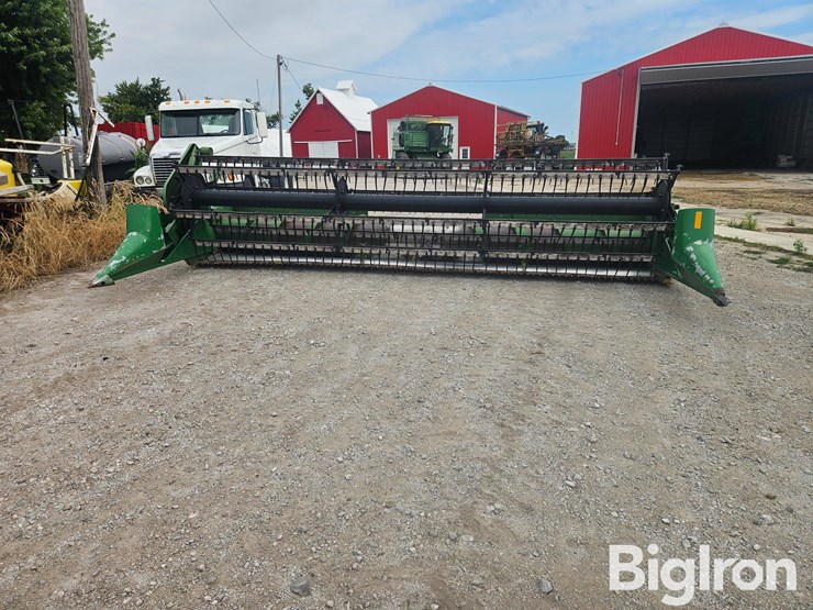 john-deere-220-image-2