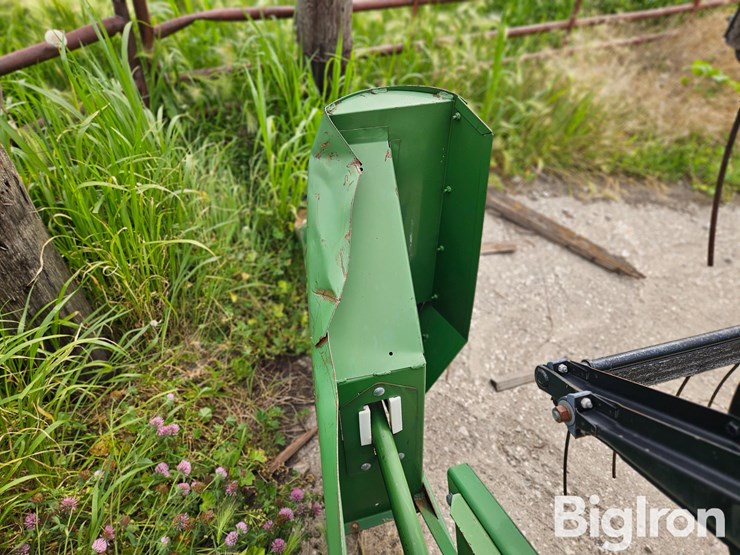 john-deere-216-image-15