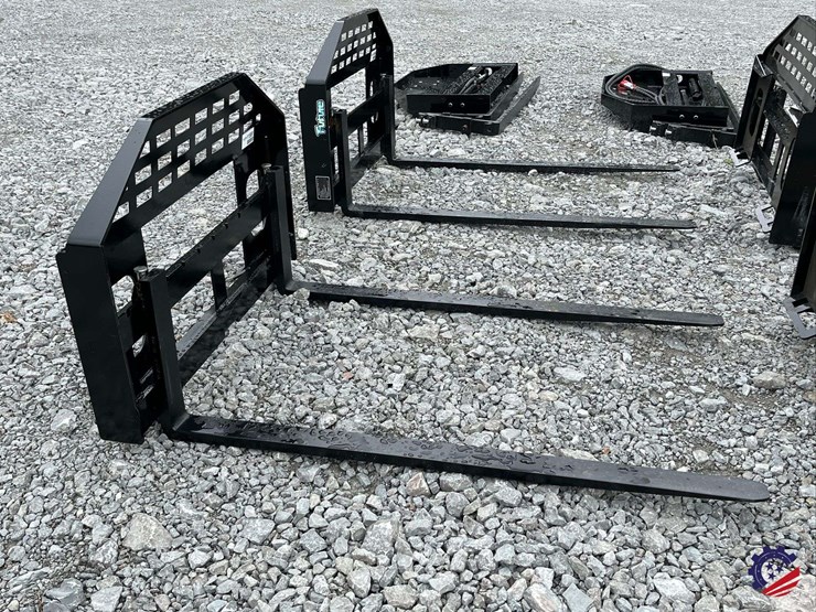 unused-2026-future-ft-dhc-skid-steer-forks---[skid-steer-attachments]-attachment-image-6