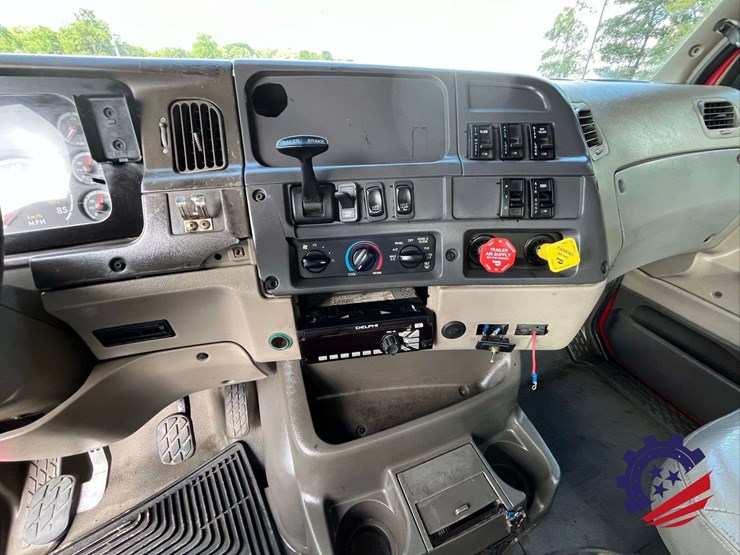 2007-sterling-l9500-image-76