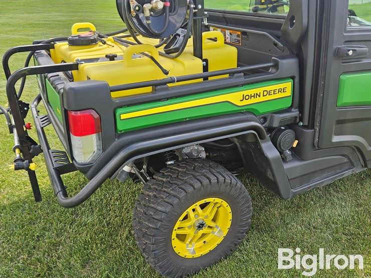 2023-john-deere-xuv-835m-gator-4x4-utv-w/65-gal-sprayer-image-15