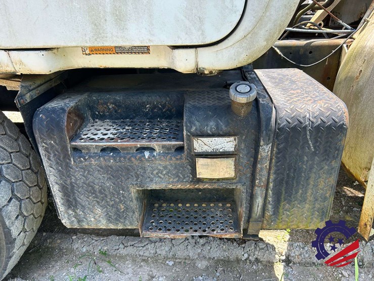 1997-mack-dm690s-image-21