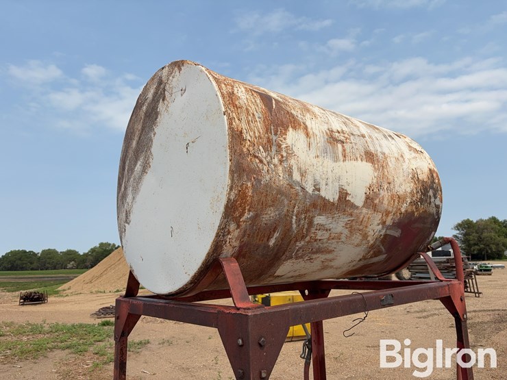 300-gal-fuel-barrel-on-stand-image-13