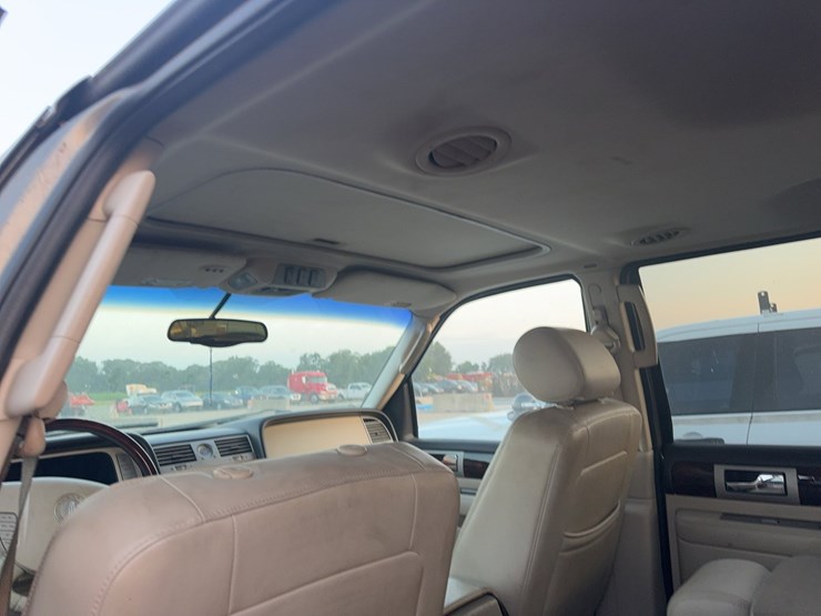 2003-lincoln-navigator-image-23