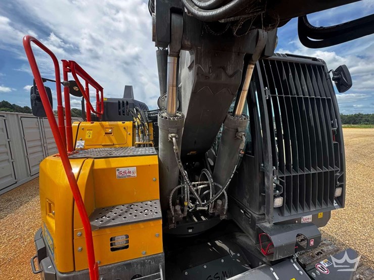 2025-volvo-ecr235e-tunnel-boom-hydraulic-excavator-image-10