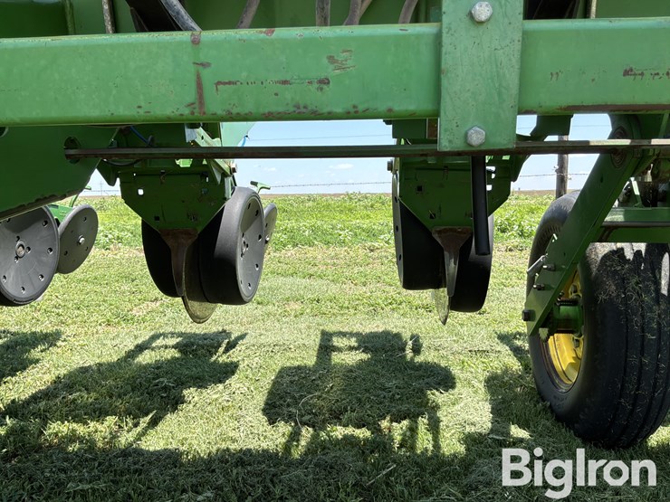 2002-john-deere-1750-image-16