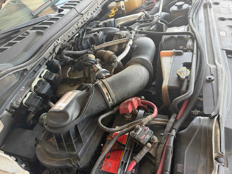2017-ford-f550-super-duty-service-truck-image-10