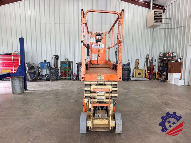 2017-jlg-2632es-image-6