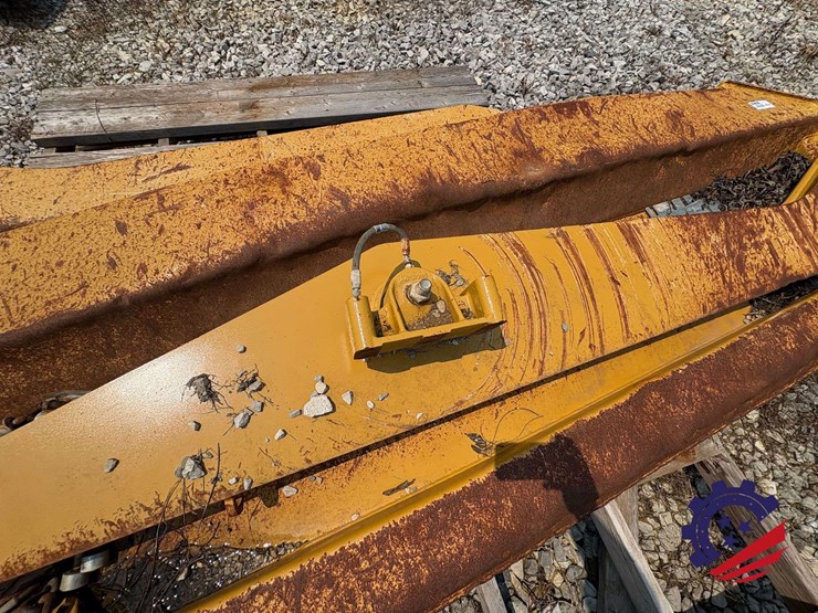 caterpillar-745-image-8