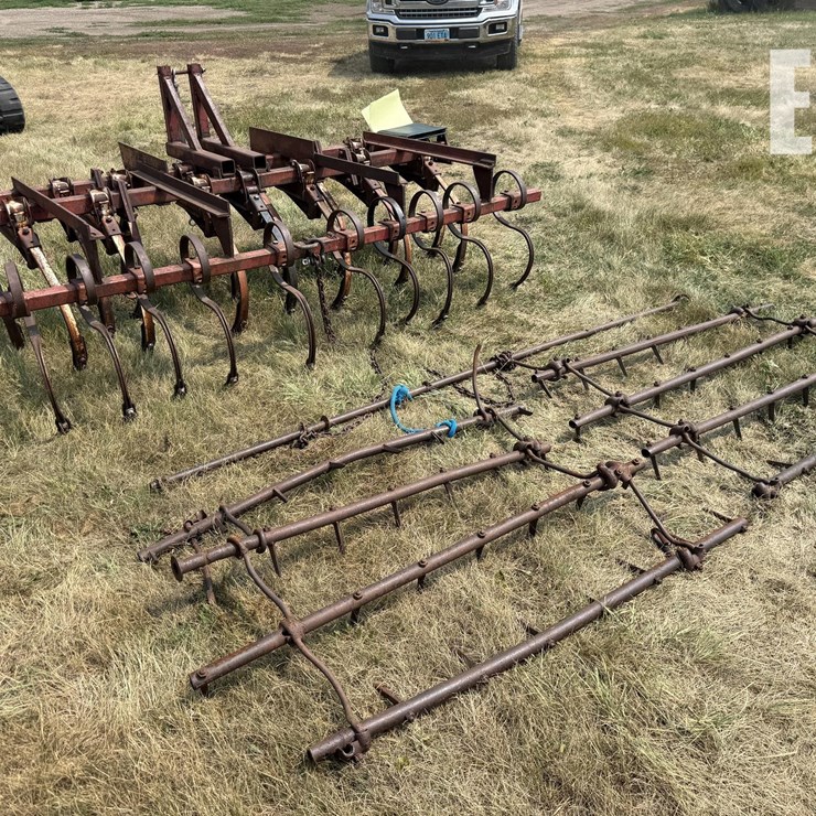 IH CULTIVATOR 8248