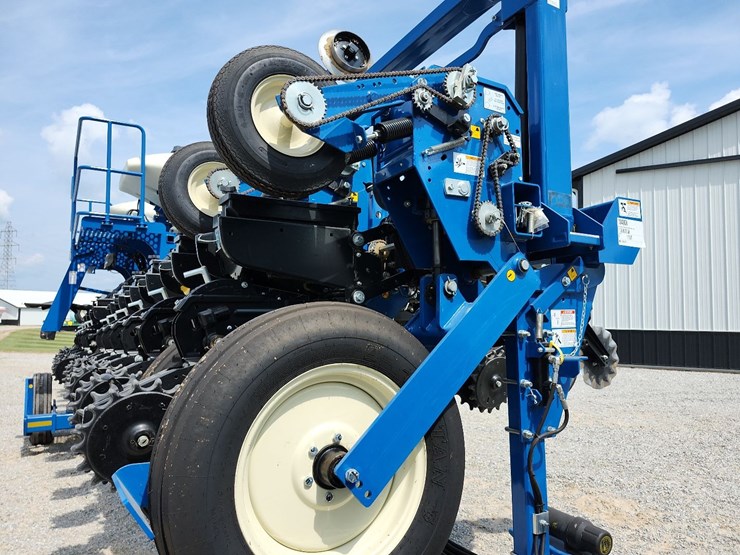 2023-kinze-3605-image-19