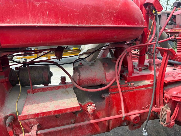 mccormick-farmall-h-tractor-image-15