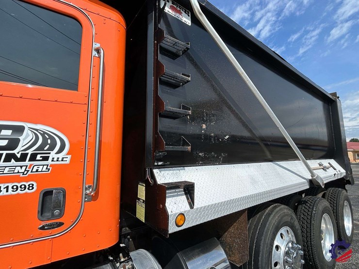 2016-peterbilt-367-image-10