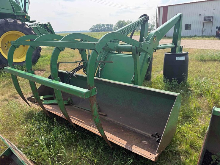 john-deere-158-image-1