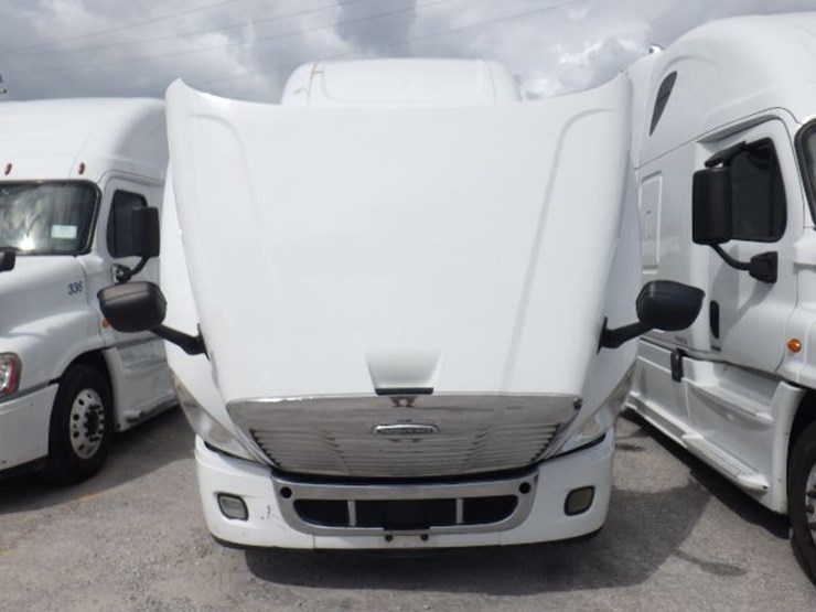 2017-freightliner-cascadia-125-evolution-image-29