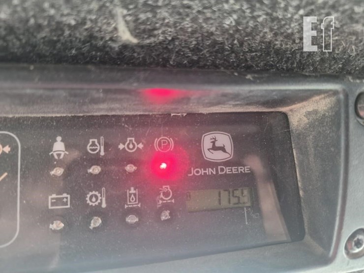 deere-240-image-14