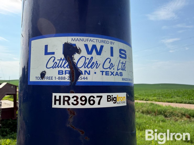 lewis-cattle-oiler-image-20