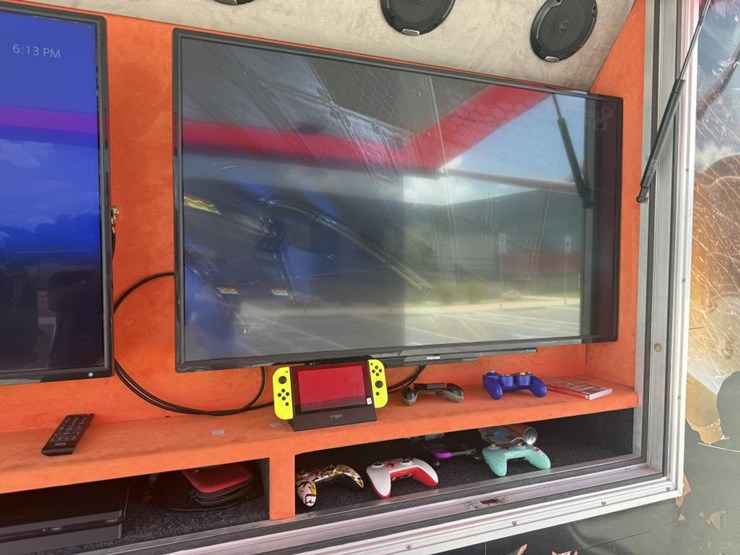 #63-•-2016-lark-20'-gaming-trailer-�-fully-equipped-image-7