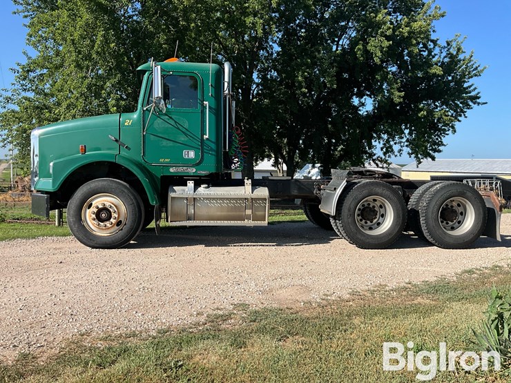 1993-freightliner-fld112-image-8