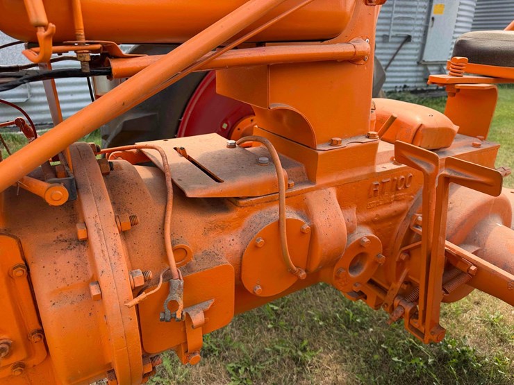 minneapolis-moline--z-tractor-image-11