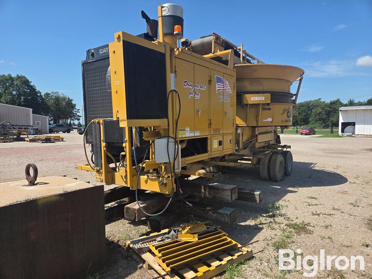 2015-caterpillar-c18-image-1