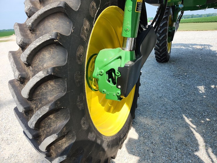 2011-john-deere-4730-image-32