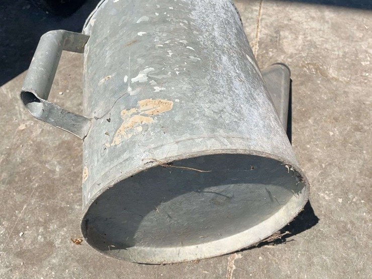 galvanized-watering-can-image-4