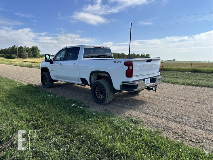 2021-chevrolet-silverado-2500hd-lt-image-6