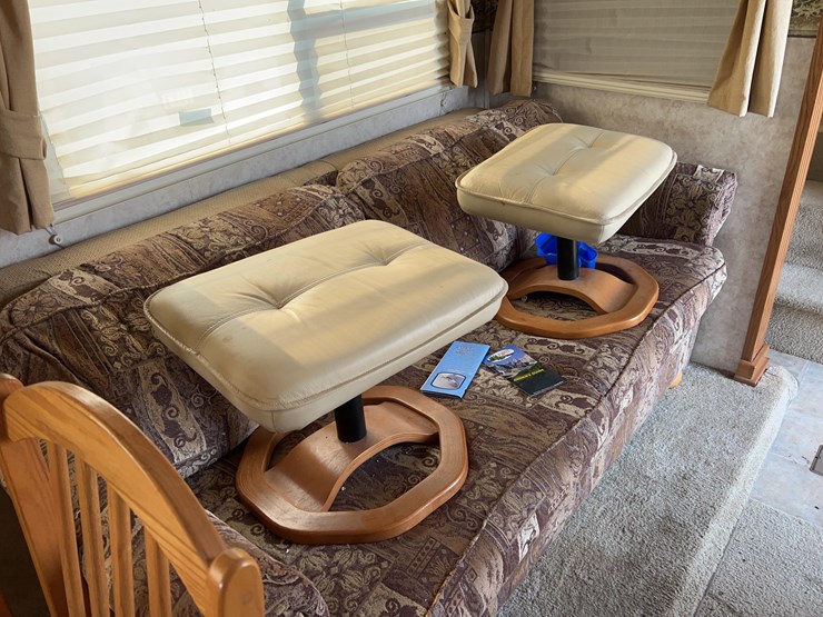 2006-cedar-creek-camper-image-31