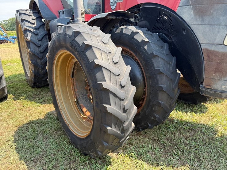 2014-case-ih-magnum-315-image-9