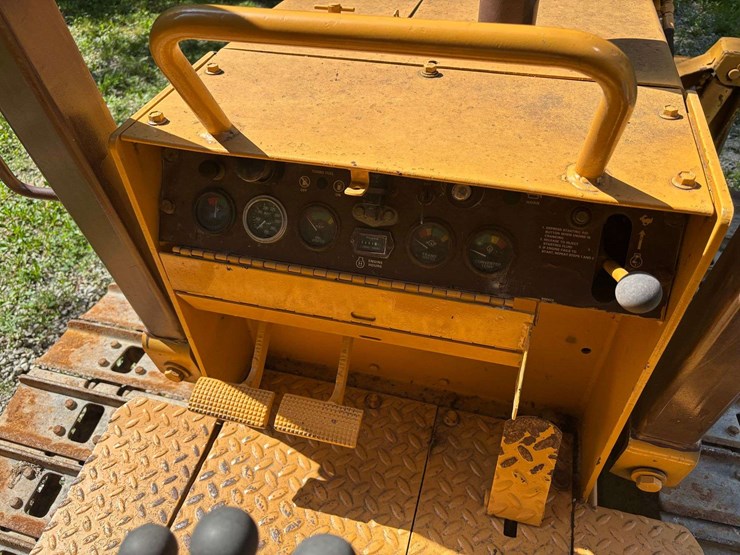 1983-case-450c-image-12