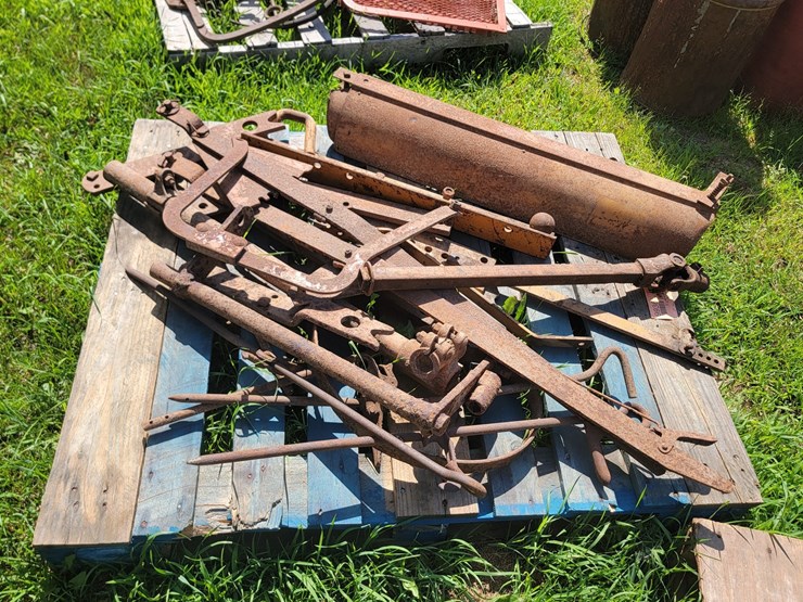 #9936-•-misc.-allis-chalmers-parts-image-4