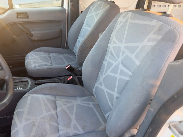 2010-ford-transit-connect-image-27