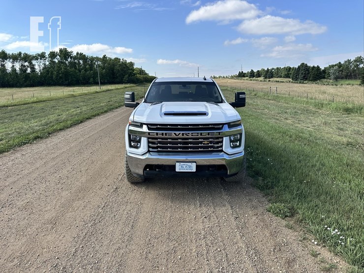 2021-chevrolet-silverado-2500hd-lt-image-5