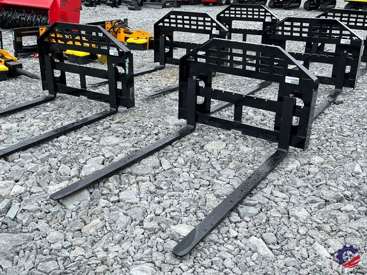 unused-2026-future-ft-dhc-skid-steer-forks---[skid-steer-attachments]-attachment-image-2