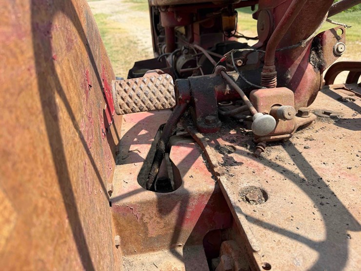mccormick-deering-w6-standard-tractor-image-29