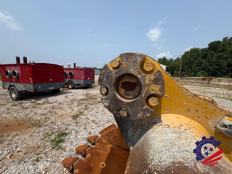 cat-72"-336-excavator-bucket-image-16