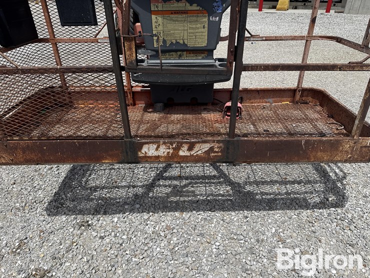 2000-jlg-800a-image-16