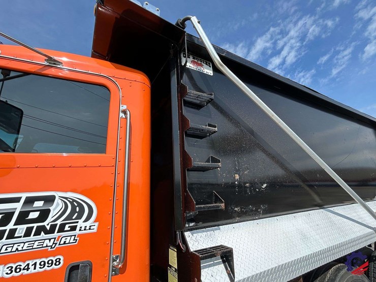 2016-peterbilt-367-image-15