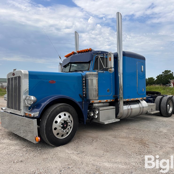2004 PETERBILT 379