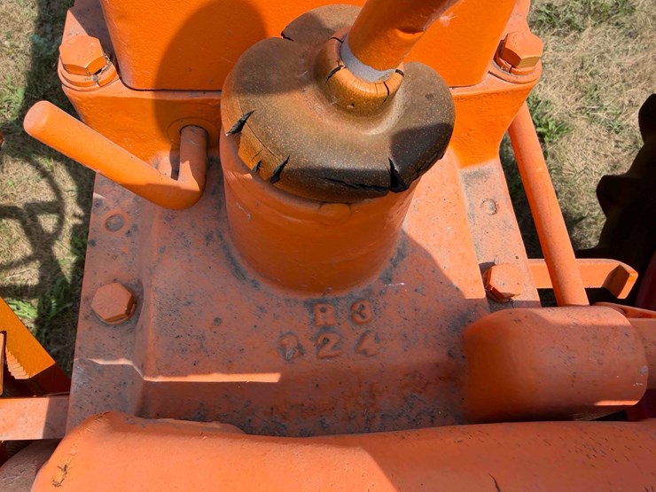 minneapolis-moline--z-tractor-image-18