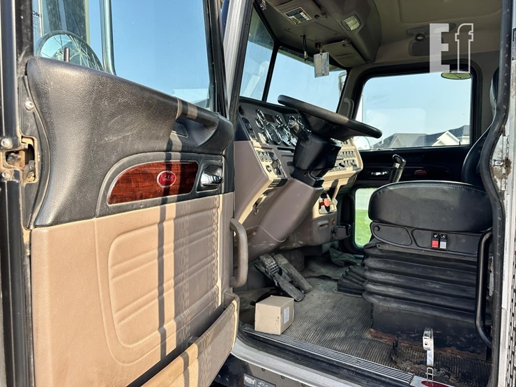2012-peterbilt-386-image-40