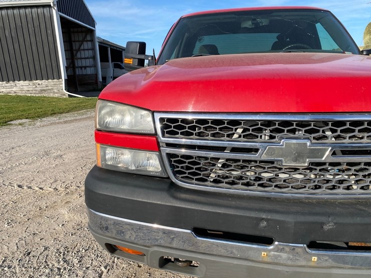 2005-chevrolet-2500-image-9