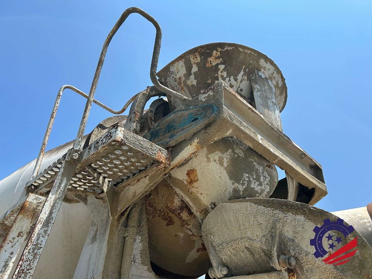 1992-mack-dm600gk-rear-discharge-(glider-kit)-concrete-mixer-truck-image-28