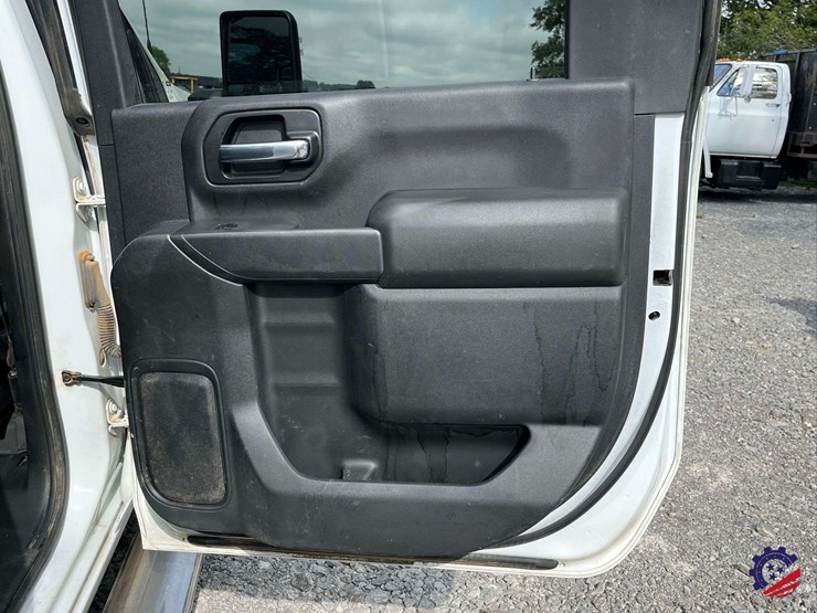 2021-chevrolet-silverado-2500-image-42