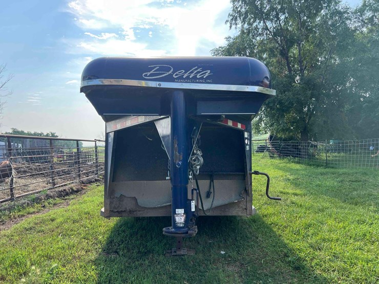 2010-delta-stock-trailer-image-2