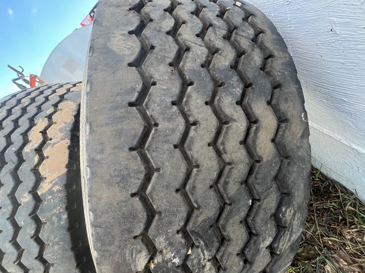 #9931-•-(2)-long-march-128-tires-image-5